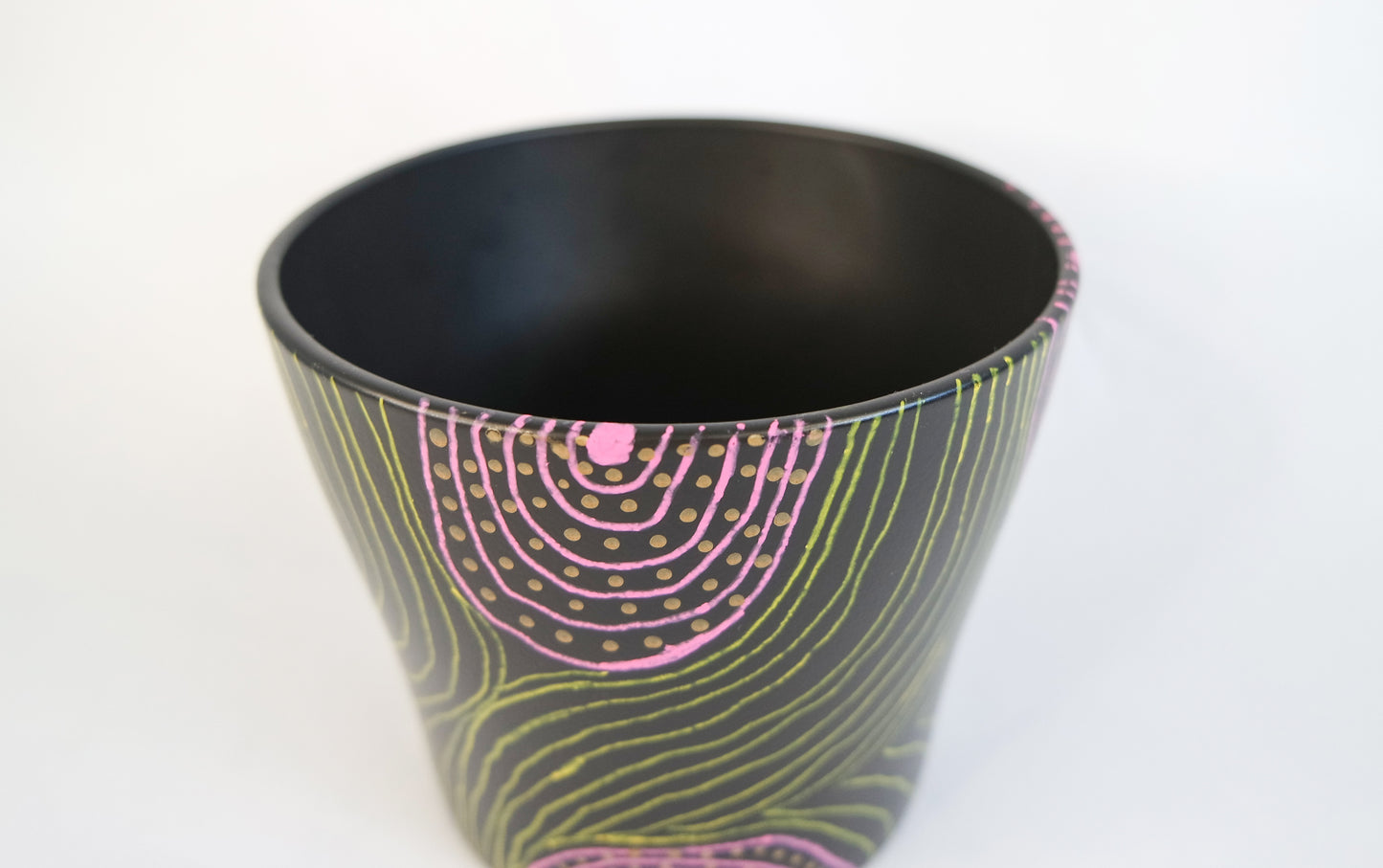 Black psychedelic planter
