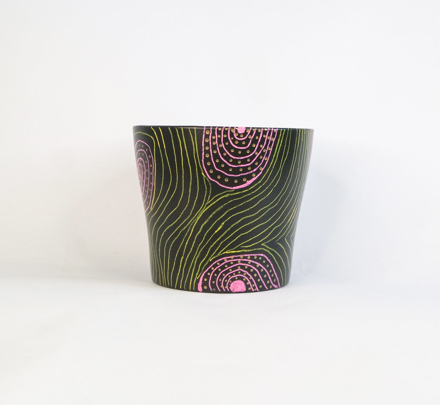 Black psychedelic planter